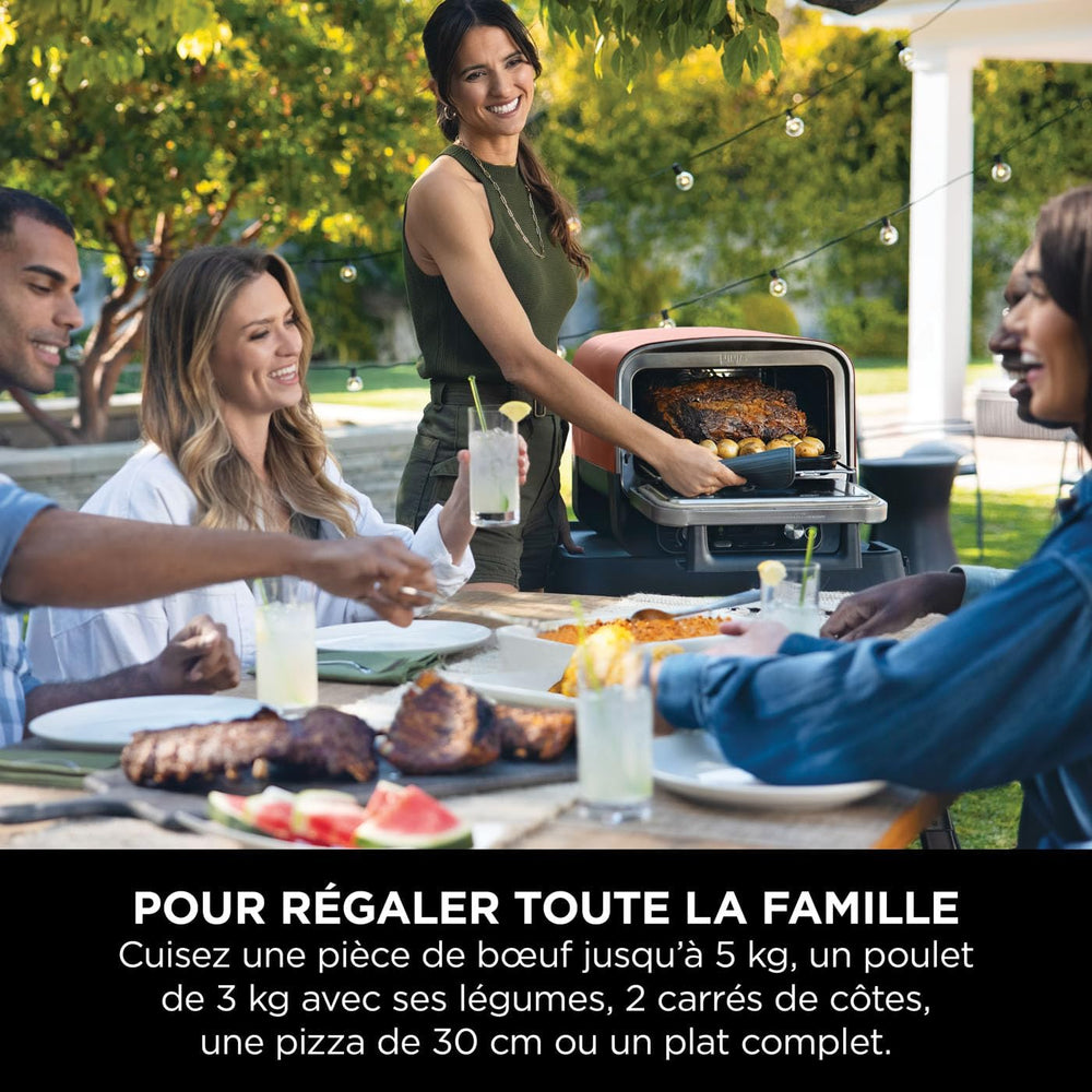 Ninja Woodfire Four à pizza extérieur électrique 8-en-1, rotissoire & fumoir barbecue avec grille, plaque pro-heat, pierre à pizza, granulés de bois et pelle, 6 réglages, orange foncé OO101EU
