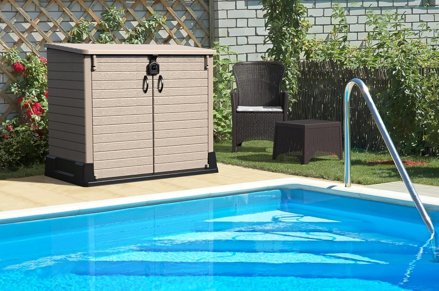 Duramax StoreAway 1200L Plastic Garden Shed/ Flat Lid, Outdoor Storage Shed, Wheelie Bin Hideaways, Wheelie bin box, Durable Construction, Ideal for Bikes, BBQs & 2x 240L Bins, 145x85x125 cm, Brown