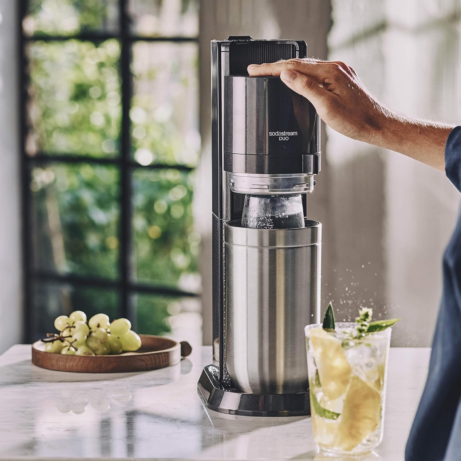 SodaStream Duo Sparkling Water Machine for Glass Jug | Pack of 2 Glass Jugs 1L + 1 Bottle 1L Dishwasher Safe + 1 60L Gas Refill Clip On | Black [Amazon Exclusive]